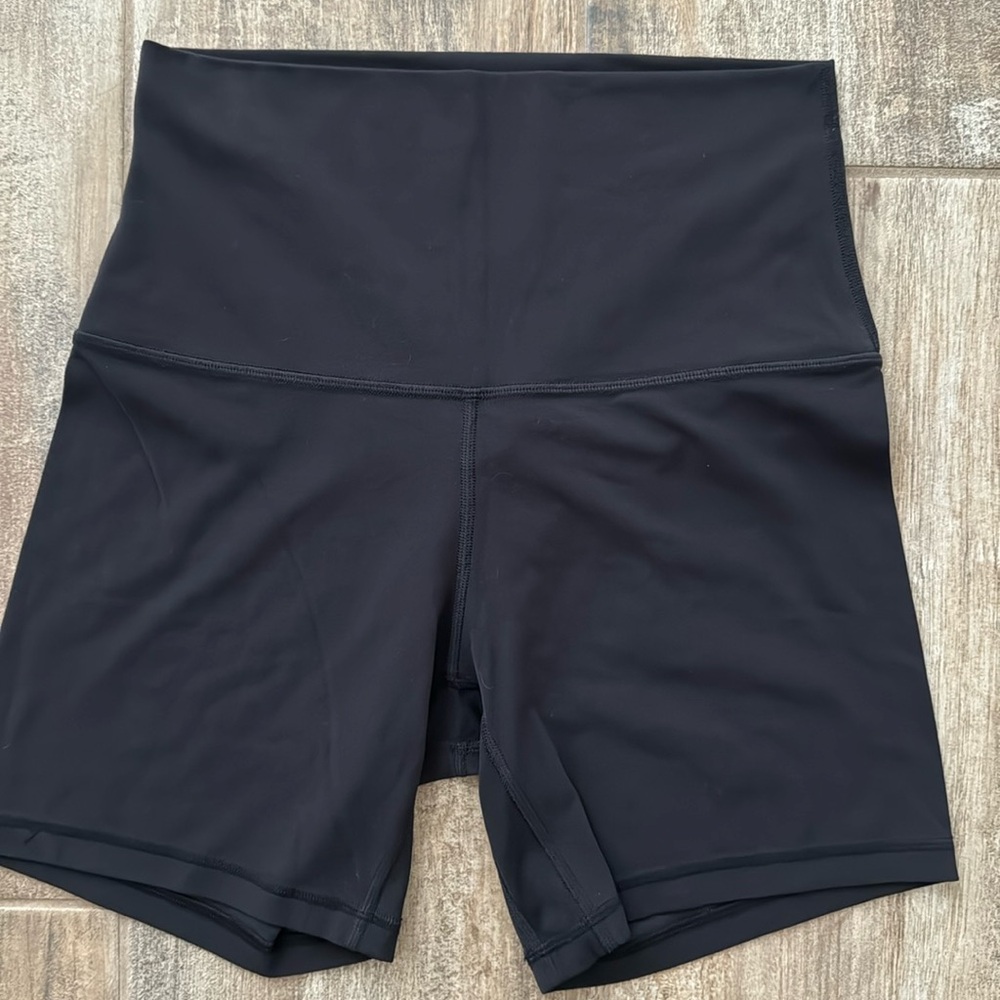 New without tags Lululemon super high-rise align short 6” size 8